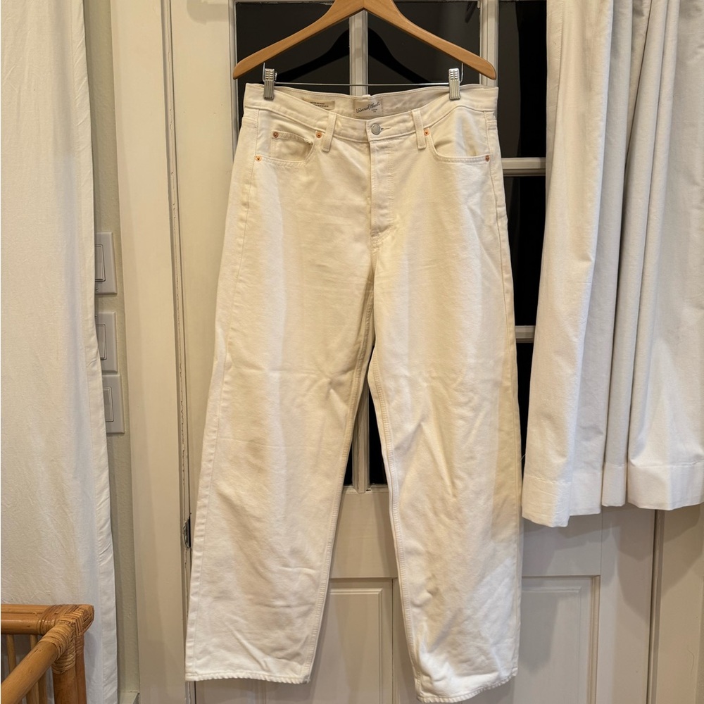 Universal Thread Women's Off-White Straight Leg Jeans